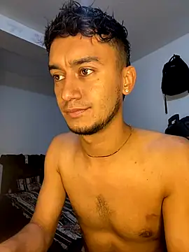 Snapshot of Kevin_Torres chatting on December 2024 09:23:01 PM Kevin Torres online show from December 2024 09:23:01 PM