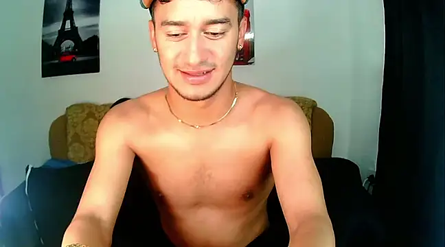 Snapshot of Kevin_Torres chatting on January 2025 02:47:02 AM Kevin Torres online show from January 2025 02:47:02 AM