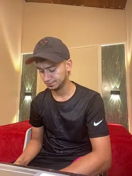 Snapshot of Kevin_Torres chatting on September 2025 09:26:02 PM Kevin Torres online show from September 2025 09:26:02 PM