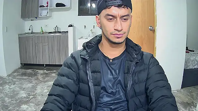 Snapshot of Kevin_Torres chatting on October 2025 02:12:02 AM Kevin Torres online show from October 2025 02:12:02 AM