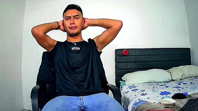 Snapshot of Kevin_Torres chatting on November 2025 07:50:01 AM Kevin Torres online show from November 2025 07:50:01 AM