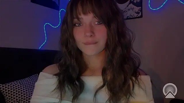 Emilia0 0 7 online show from February 2026 09:03:02 PM