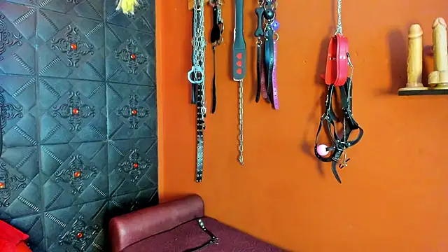 annavi  online show from October 2025 07:02:01 PM