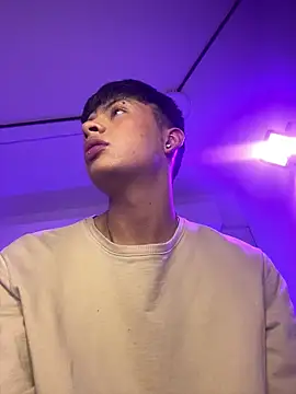 Snapshot of Steev_Novoa chatting on December 2024 08:23:02 AM Steev Novoa online show from December 2024 08:23:02 AM