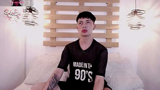 Snapshot of Steev_Novoa chatting on February 2025 04:15:02 AM Steev Novoa online show from February 2025 04:15:02 AM