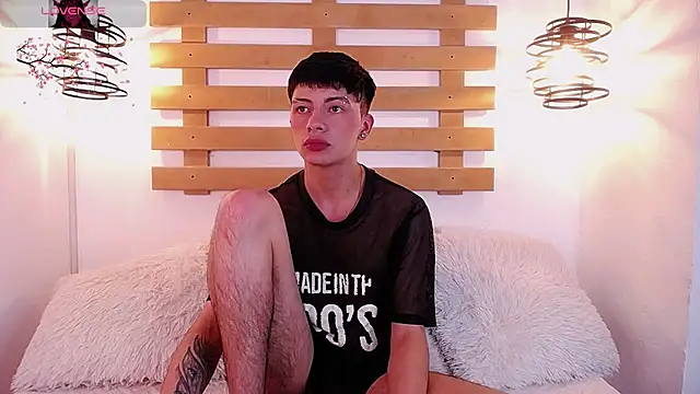 Snapshot of Steev_Novoa chatting on February 2025 01:30:01 PM Steev Novoa online show from February 2025 01:30:01 PM