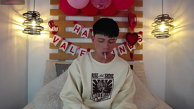 Snapshot of Steev_Novoa chatting on February 2025 04:23:02 AM Steev Novoa online show from February 2025 04:23:02 AM