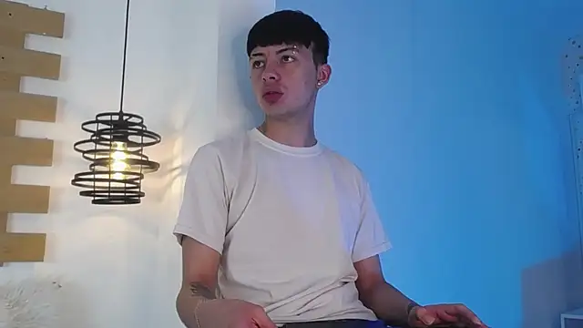 Snapshot of Steev_Novoa chatting on March 2025 03:51:02 AM Steev Novoa online show from March 2025 03:51:02 AM