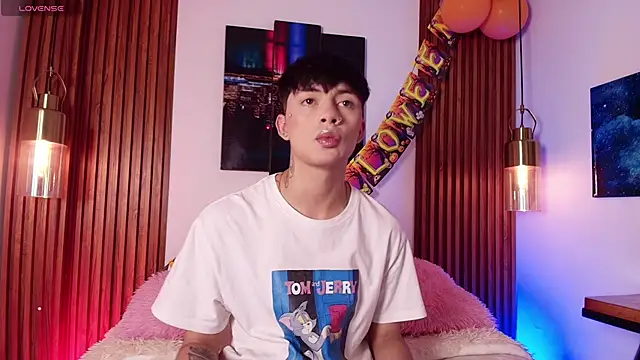 Snapshot of Steev_Novoa chatting on October 2025 08:19:01 PM Steev Novoa online show from October 2025 08:19:01 PM