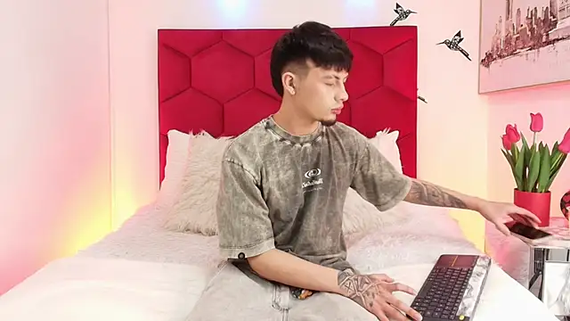 Snapshot of Steev_Novoa chatting on February 2026 05:34:02 AM Steev Novoa online show from February 2026 05:34:02 AM