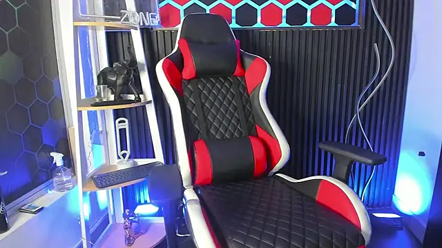 Snapshot of Steev_Novoa chatting on March 2026 04:13:01 PM Steev Novoa online show from March 2026 04:13:01 PM