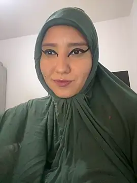 hannahayat online show from November 2025 08:29:01 PM