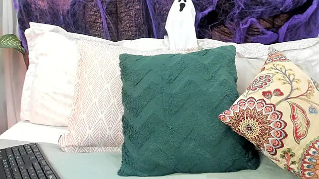 Snapshot of tiffany_becker chatting on October 2025 11:55:01 AM tiffany becker online show from October 2025 11:55:01 AM