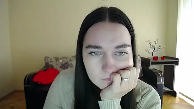 Snapshot of Pretty_shy chatting on October 2025 08:00:01 AM Pretty shy online show from October 2025 08:00:01 AM