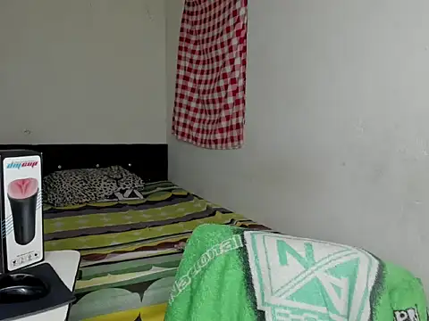 Snapshot of cardrey05 chatting on March 2026 04:27:02 AM cardrey05 online show from March 2026 04:27:02 AM