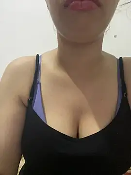 Snapshot of farah-36 chatting on July 2026 12:17:01 AM farah-36 online show from July 2026 12:17:01 AM