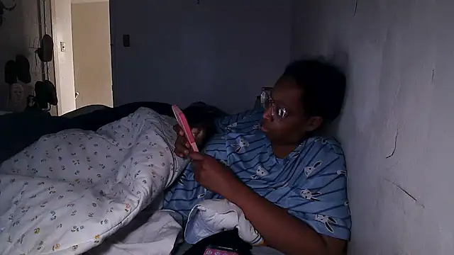 Snapshot of madamsensuale chatting on March 2025 03:51:01 PM madamsensuale online show from March 2025 03:51:01 PM