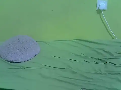 Snapshot of queendebbie chatting on October 2025 05:41:02 PM queendebbie online show from October 2025 05:41:02 PM