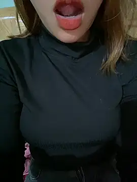 Snapshot of Sofia_xx2 chatting on February 2025 09:02:01 AM Sofia xx2 online show from February 2025 09:02:01 AM