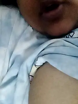 Snapshot of smile_pretty chatting on December 2024 09:27:01 PM smile pretty online show from December 2024 09:27:01 PM