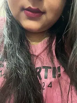 smile pretty online show from November 2025 04:29:02 PM