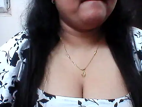 smile pretty online show from April 2026 06:34:01 PM