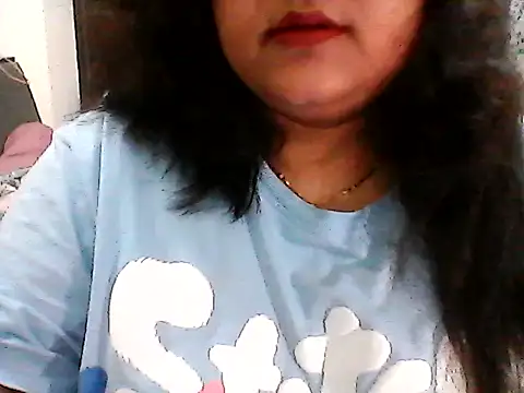 smile pretty online show from June 2026 05:48:01 PM