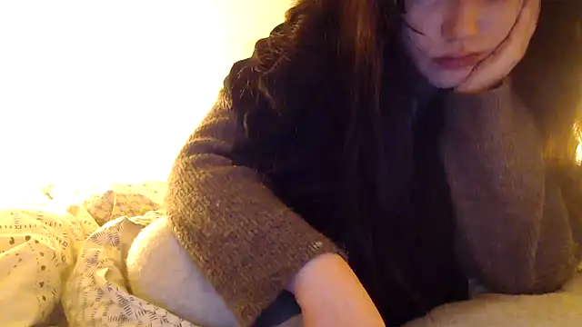 Lynylou online show from December 2024 08:05:01 AM