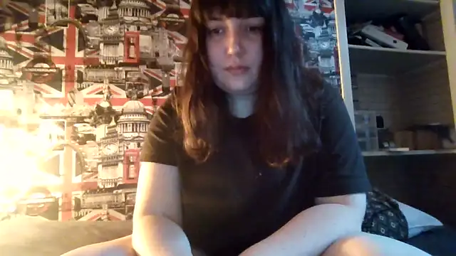 Lynylou online show from September 2025 07:21:02 AM