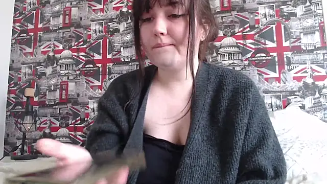 Snapshot of Lynylou chatting on March 2026 02:20:01 PM Lynylou online show from March 2026 02:20:01 PM