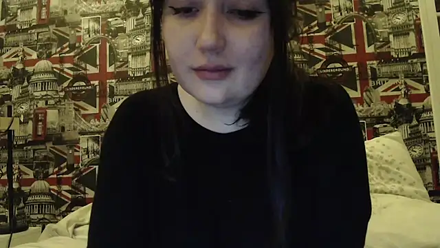 Snapshot of Lynylou chatting on March 2026 08:48:01 PM Lynylou online show from March 2026 08:48:01 PM