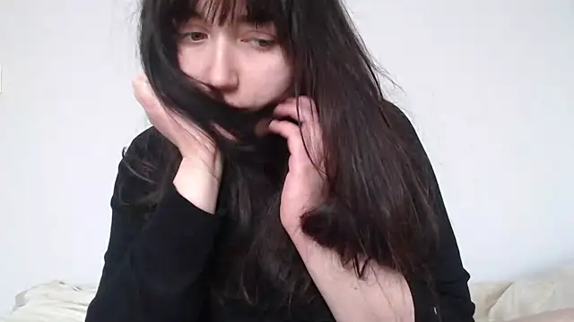 Snapshot of Lynylou chatting on April 2026 12:39:01 PM Lynylou online show from April 2026 12:39:01 PM