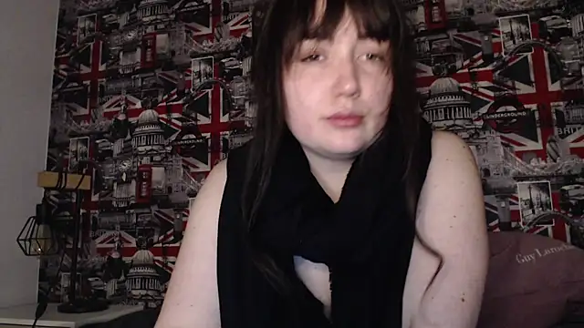 Snapshot of Lynylou chatting on April 2026 10:47:02 PM Lynylou online show from April 2026 10:47:02 PM