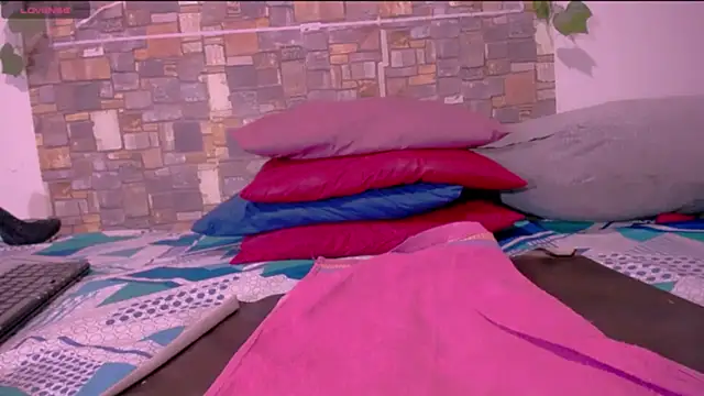 CrazyRousex online show from February 2026 03:19:01 PM