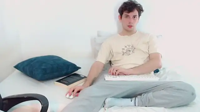 Elio555 online show from December 2024 07:00:01 PM