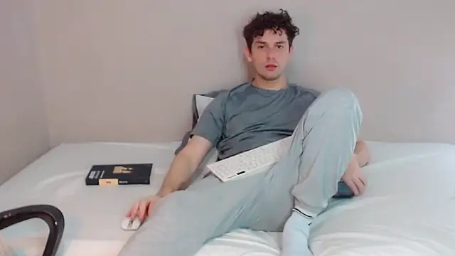 Elio555 online show from January 2025 11:56:01 PM