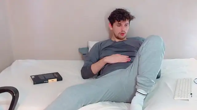 Elio555 online show from January 2025 07:31:01 PM