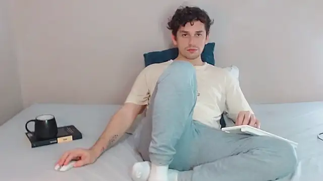 Elio555 online show from February 2025 10:10:02 PM