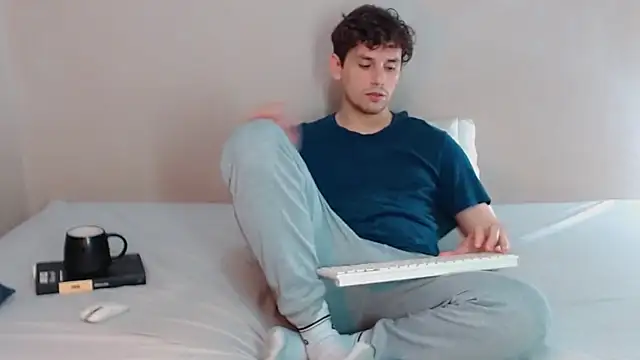 Elio555 online show from March 2025 04:19:01 AM