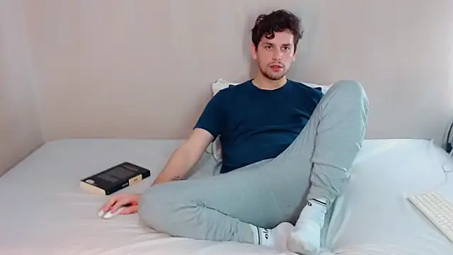 Elio555 online show from March 2025 01:01:02 PM