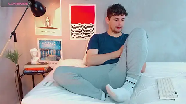 Elio555 online show from October 2025 05:13:01 PM