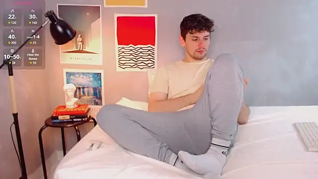 Elio555 online show from October 2025 07:52:01 PM