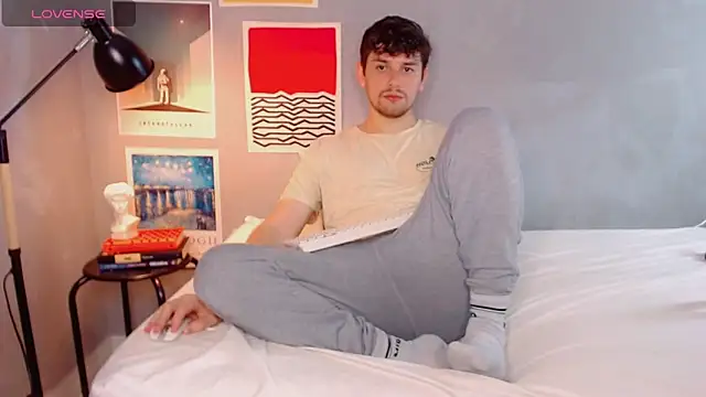 Elio555 online show from October 2025 06:58:02 PM