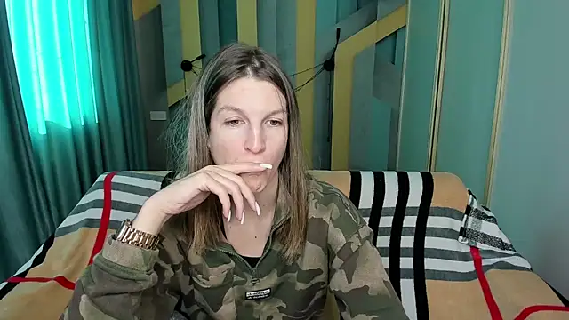 EmilyWalkeri online show from October 2025 07:43:01 AM