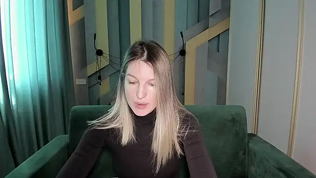 Snapshot of EmilyWalkeri chatting on April 2026 06:40:01 AM EmilyWalkeri online show from April 2026 06:40:01 AM
