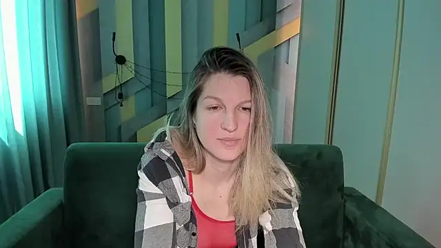 Snapshot of EmilyWalkeri chatting on April 2026 07:25:02 AM EmilyWalkeri online show from April 2026 07:25:02 AM