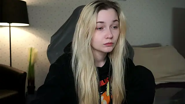 Lisa 003 online show from March 2025 06:07:01 PM