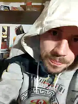 Snapshot of Rejtelmesest chatting on December 2024 10:22:01 PM Rejtelmesest online show from December 2024 10:22:01 PM