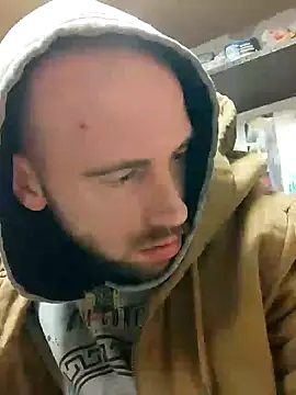 Snapshot of Rejtelmesest chatting on December 2024 10:15:01 PM Rejtelmesest online show from December 2024 10:15:01 PM