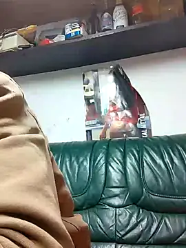 Snapshot of Rejtelmesest chatting on January 2025 06:40:02 PM Rejtelmesest online show from January 2025 06:40:02 PM